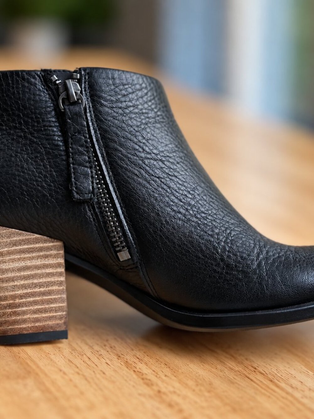 ECCO Black Leather Ankle Booties Size 7 Block Heel Side Zip - Picture 16 of 16